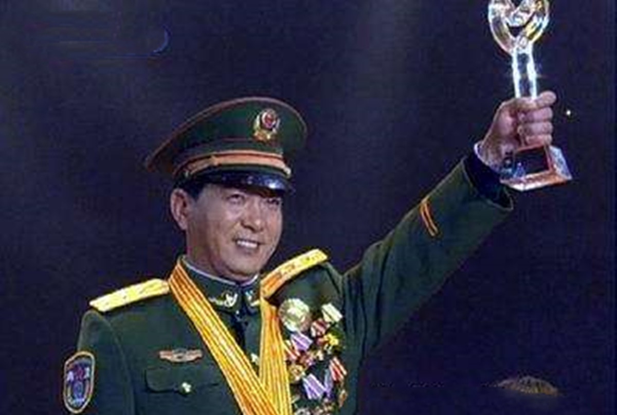 丁晓兵，时代先锋，勇毅前行，丁晓兵，时代先锋，砥砺前行勇者无畏