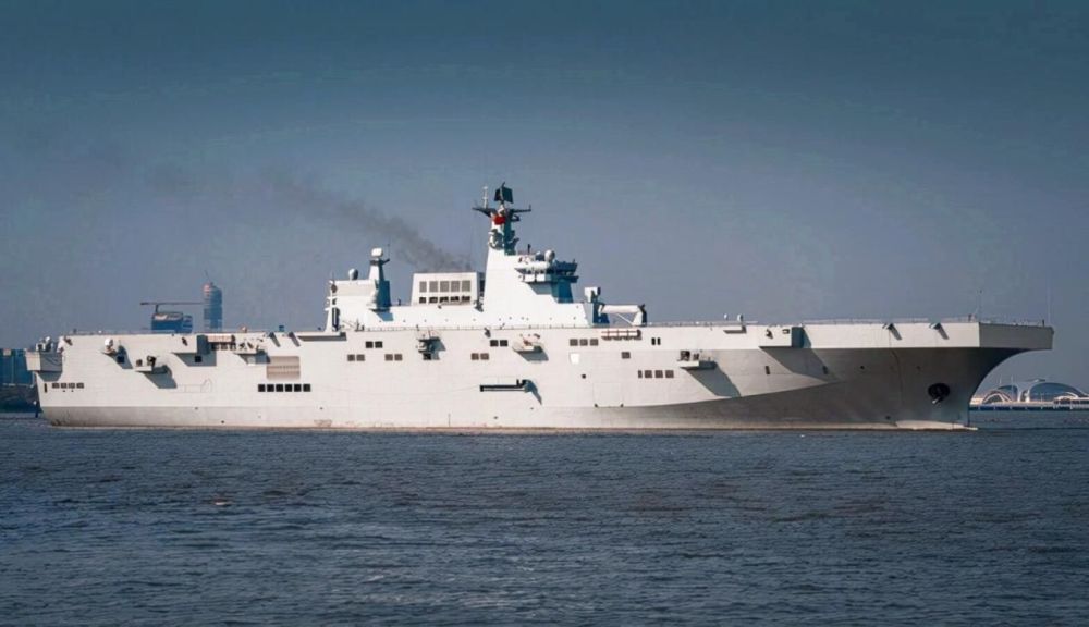 中国海军新一代力量，075型两栖攻击舰直升机数量揭秘，中国海军新一代力量揭秘，075型两栖攻击舰直升机数量探秘