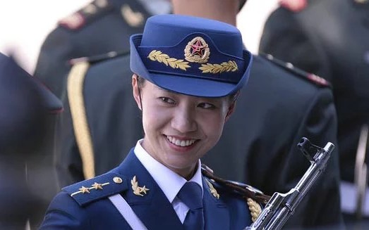 中国女仪仗队惊艳全场，荣耀与风采的展现，中国女仪仗队，荣耀风采惊艳全场