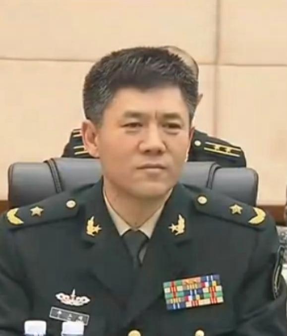 火箭军司令员军衔级别及职责概述，火箭军司令员军衔级别与职责概览