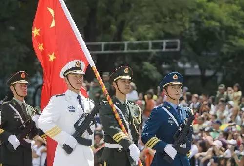 中国人民解放军的使命，守护国家安全与和平的坚实力量，中国人民解放军，守护国家安全与和平的坚定力量