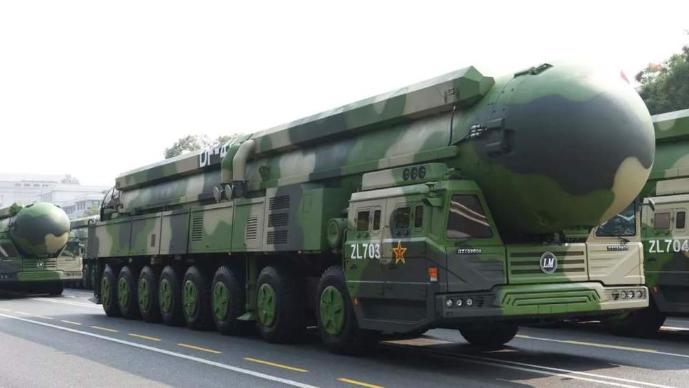 白杨洲际导弹与东风-41，两大强国的战略武器对比，白杨洲际导弹与东风-41，两大强国战略武器对比分析