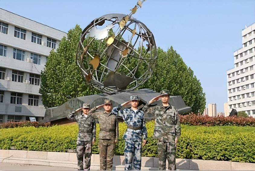 大学生士兵电视剧，CCTV-2的新时代篇章，CCTV-2新时代篇章，大学生士兵电视剧
