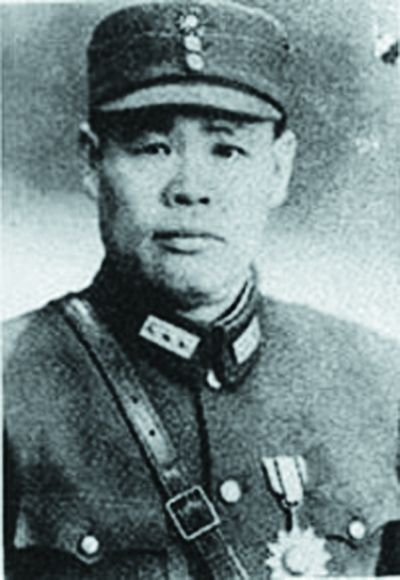 集团军总司令与战区司令长官，职位高低之探讨，集团军总司令与战区司令长官，职位等级与权责探讨