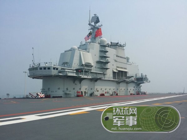中国首艘航母舰长，荣耀与担当，中国首艘航母舰长，荣耀与担当的航迹领航者