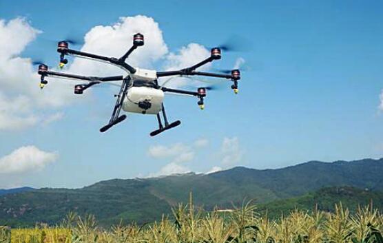 请选择下图中无人机型号名称——DJI Mavic 3的探索之旅，DJI Mavic 3探索之旅，无人机新纪元之旅