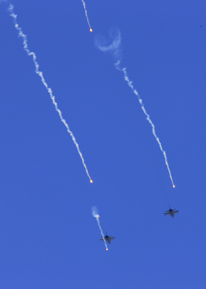 中国空军装备空射诱饵系统，战略防御与作战能力的双重提升，中国空军装备空射诱饵系统，战略防御与作战能力双重强化