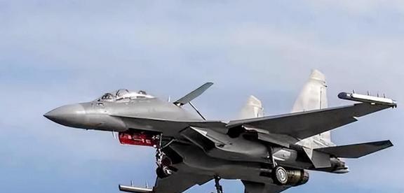 中国空军，翱翔蓝天，捍卫长空，中国空军，蓝天捍卫者，长空翱翔展雄姿