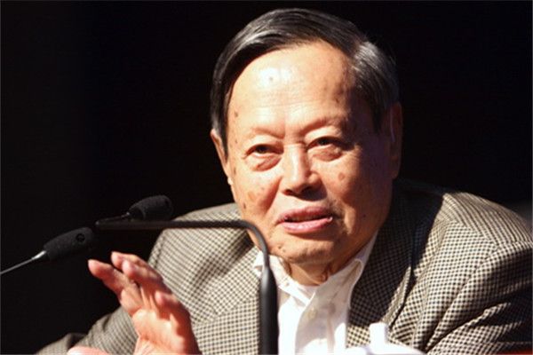 杨振宁三次拒绝回国，背后的故事与思考，杨振宁三次拒绝回国背后的故事与深层思考