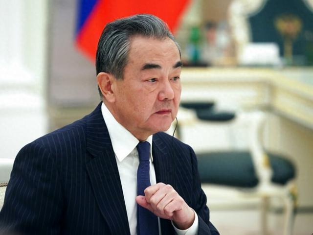 中方强烈谴责以色列空袭，呼吁立即停止侵犯并尊重国际法，中方强烈谴责以色列空袭，呼吁尊重国际法并立即停止侵犯行为