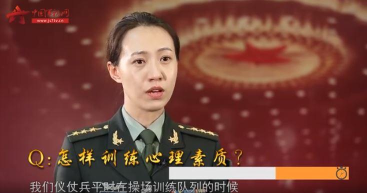 三军仪仗队女中队程诚，巾帼不让须眉的军中骄子，三军仪仗队女中队程诚，军中巾帼骄子
