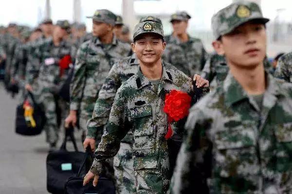 大学生参军，义务兵的身份与意义，大学生参军，义务兵身份与意义的探索