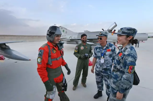 中巴空军联合训练，深化合作，共筑空中长城，中巴空军联合训练，深化合作，共筑空中长城防线