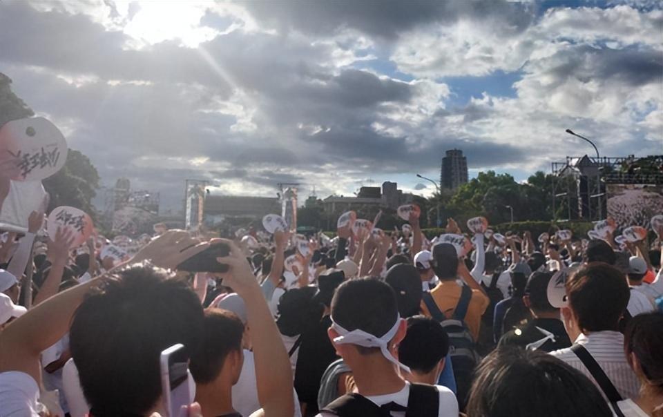 地对空导弹，现代战争中的关键武器系统，现代战争中的关键武器系统，地对空导弹解析