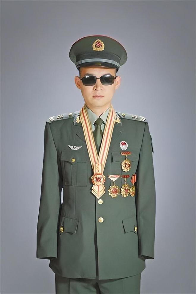 上将与八一勋章，待遇对比及意义探讨，上将与八一勋章，荣誉、待遇与意义深度探讨