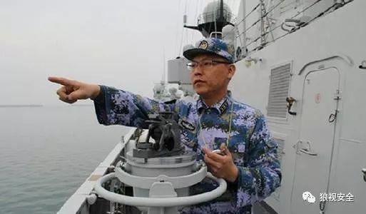 辽宁号首任舰长，英勇无畏的航海传奇人物，辽宁号首任舰长，英勇航海的传奇人物