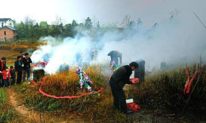 今天清明节，能否上坟祭祖？，清明节祭祖扫墓活动，能否如期进行？