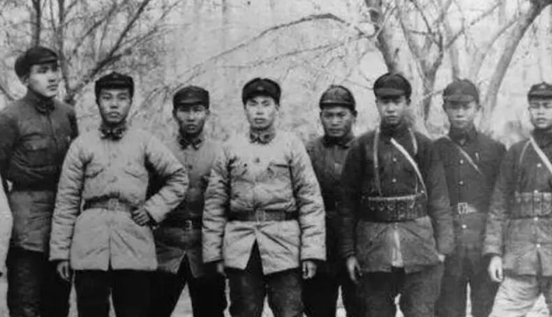 揭秘，1955年授衔最年轻的将军是谁？，揭秘，最年轻的将军揭秘，他是谁？——揭秘1955年授衔的年轻将军传奇故事