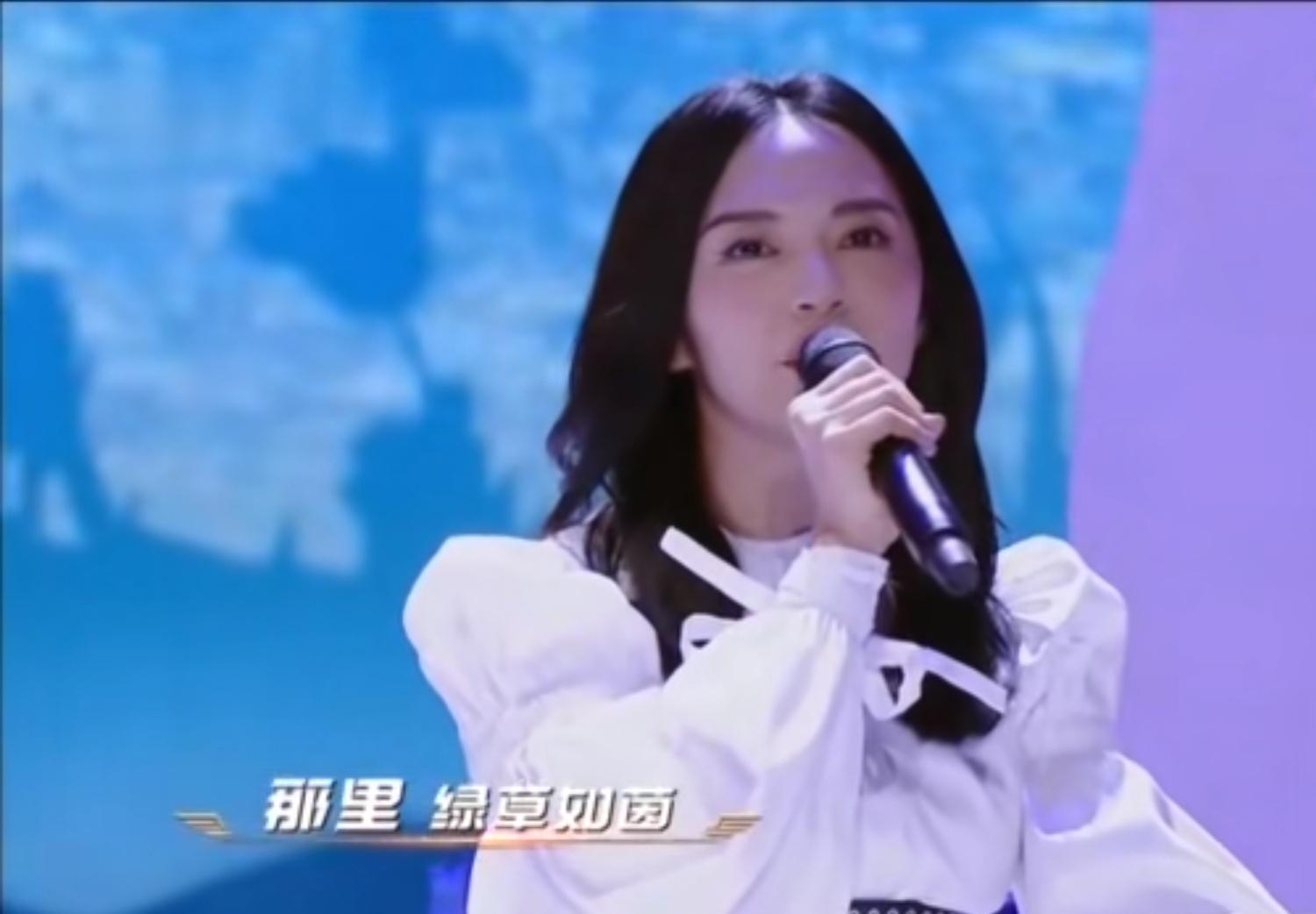 姚晨与澳门六开奖结果的揭晓，一场娱乐与现实的交汇，姚晨与澳门开奖揭晓，娱乐与现实的碰撞