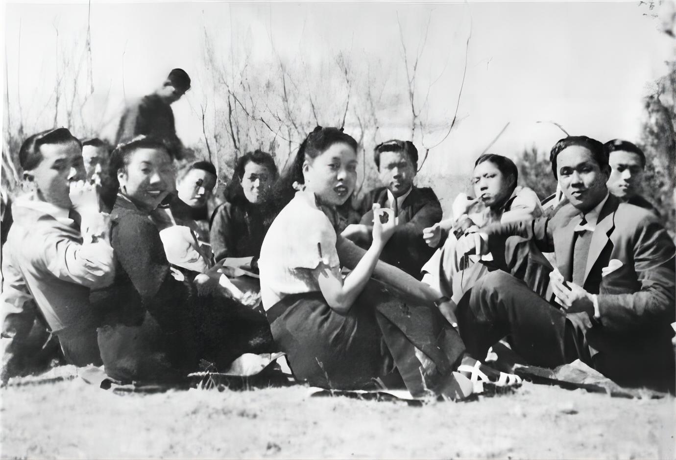 穿越抗战军火商，历史与传奇的交织，穿越抗战军火商，历史与传奇的交融之旅