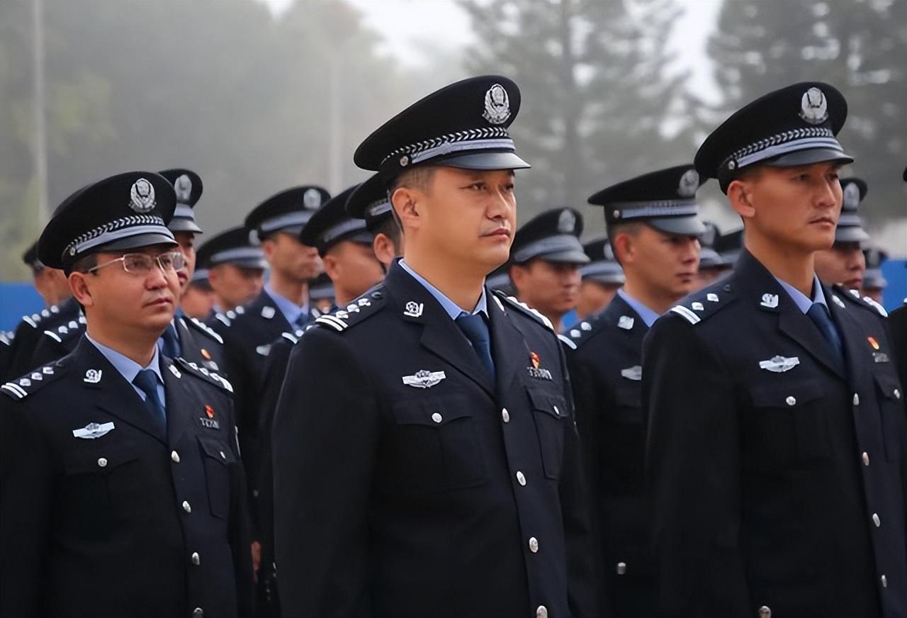 中央任免人员名单及其深远影响，中央人员任免名单及其影响深远的重要性