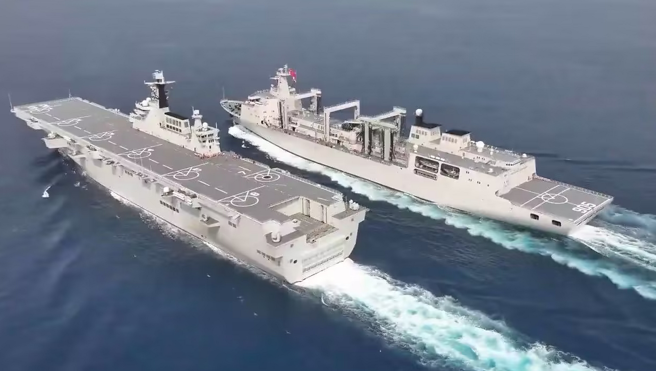 中国海军新里程碑，075型两栖攻击舰四号舰命名仪式隆重举行，中国海军新里程碑，075型两栖攻击舰四号舰命名仪式盛大举行