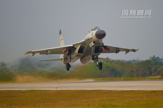 歼-11双座版，空中巨龙的双眼，歼-11双座版，空中巨龙的翱翔之眼