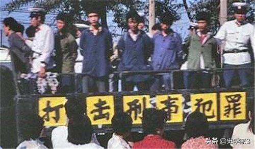 揭秘83式武警制服，历史背景、设计特点与现代意义，揭秘，83式武警制服的历史背景、设计特点及其现代意义