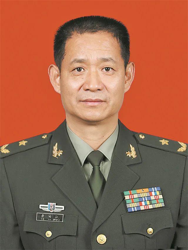 八一勋章背后的英雄事迹——杜富国的事迹，八一勋章背后的英雄传奇，杜富国的荣耀之路