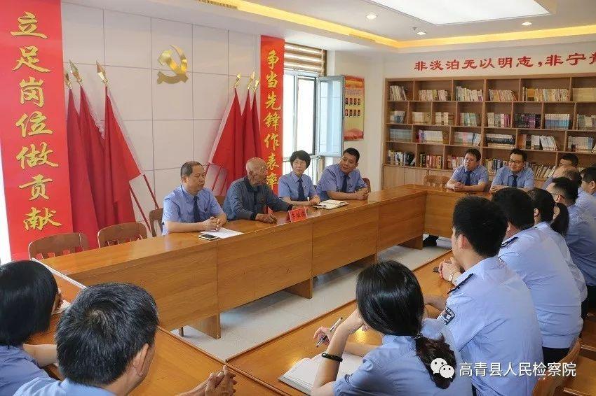 上甘岭战役特级英雄——黄继光，上甘岭战役英雄黄继光，英勇事迹永垂不朽