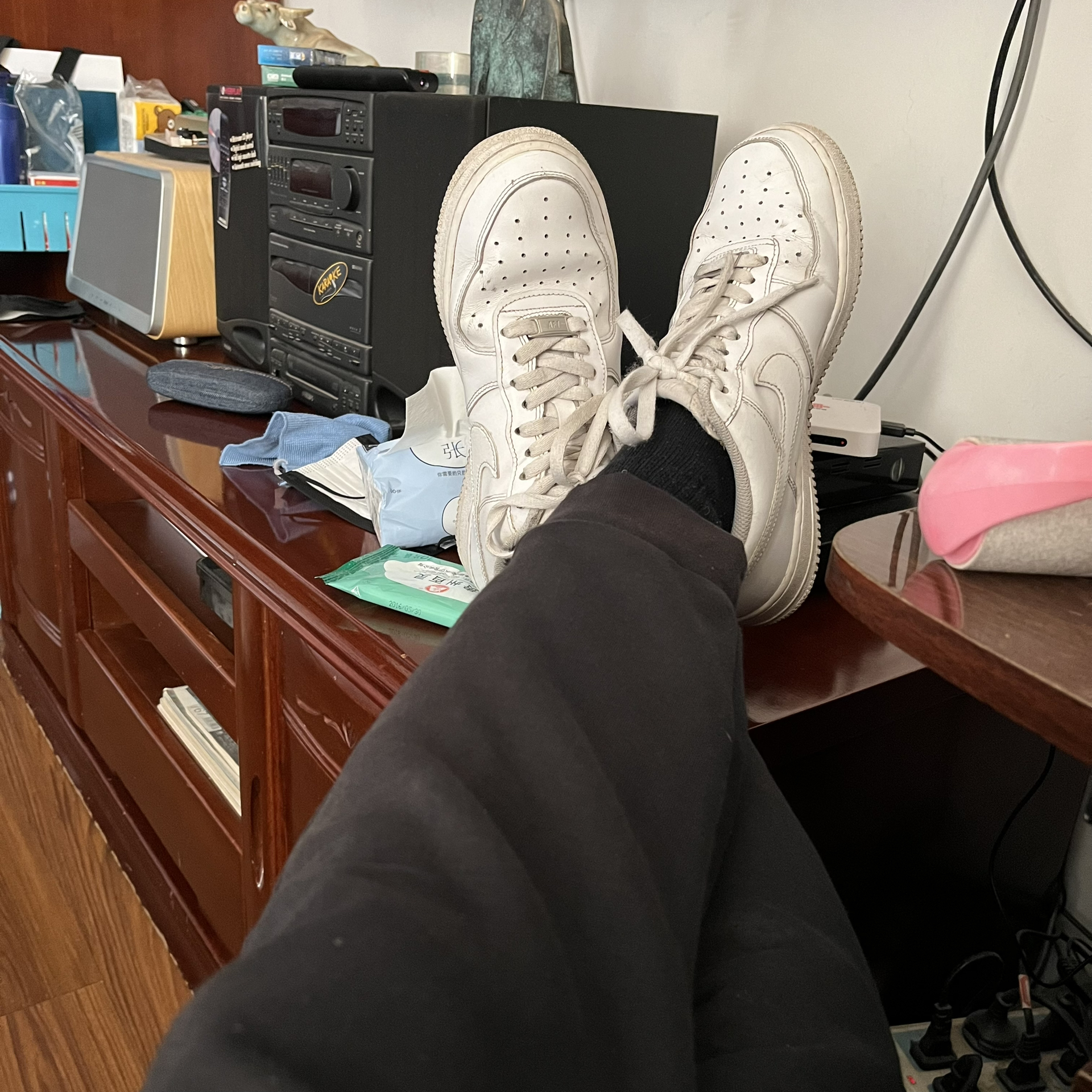 空军一号高帮鞋，难以穿入时的应对策略，空军一号高帮鞋难以穿入时的解决方法
