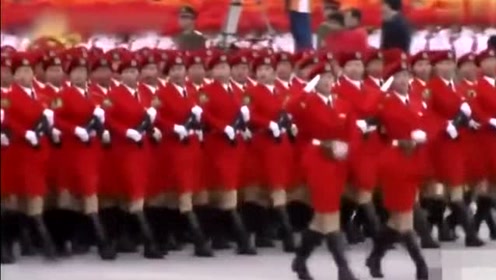 中国女兵穿红衣服阅兵，展现新时代风采与力量，中国女兵穿红衣服展现新时代风采与力量，阅兵中的飒爽英姿