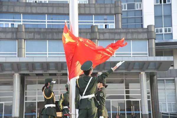 国旗护卫队要求，荣誉与责任的体现，国旗护卫队的荣耀与责任，要求与体现