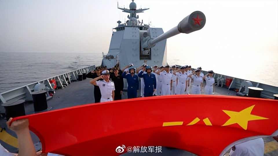 海军节日祝福——致敬英勇无畏的海洋卫士，海军节致敬海洋卫士，英勇无畏的守护力量