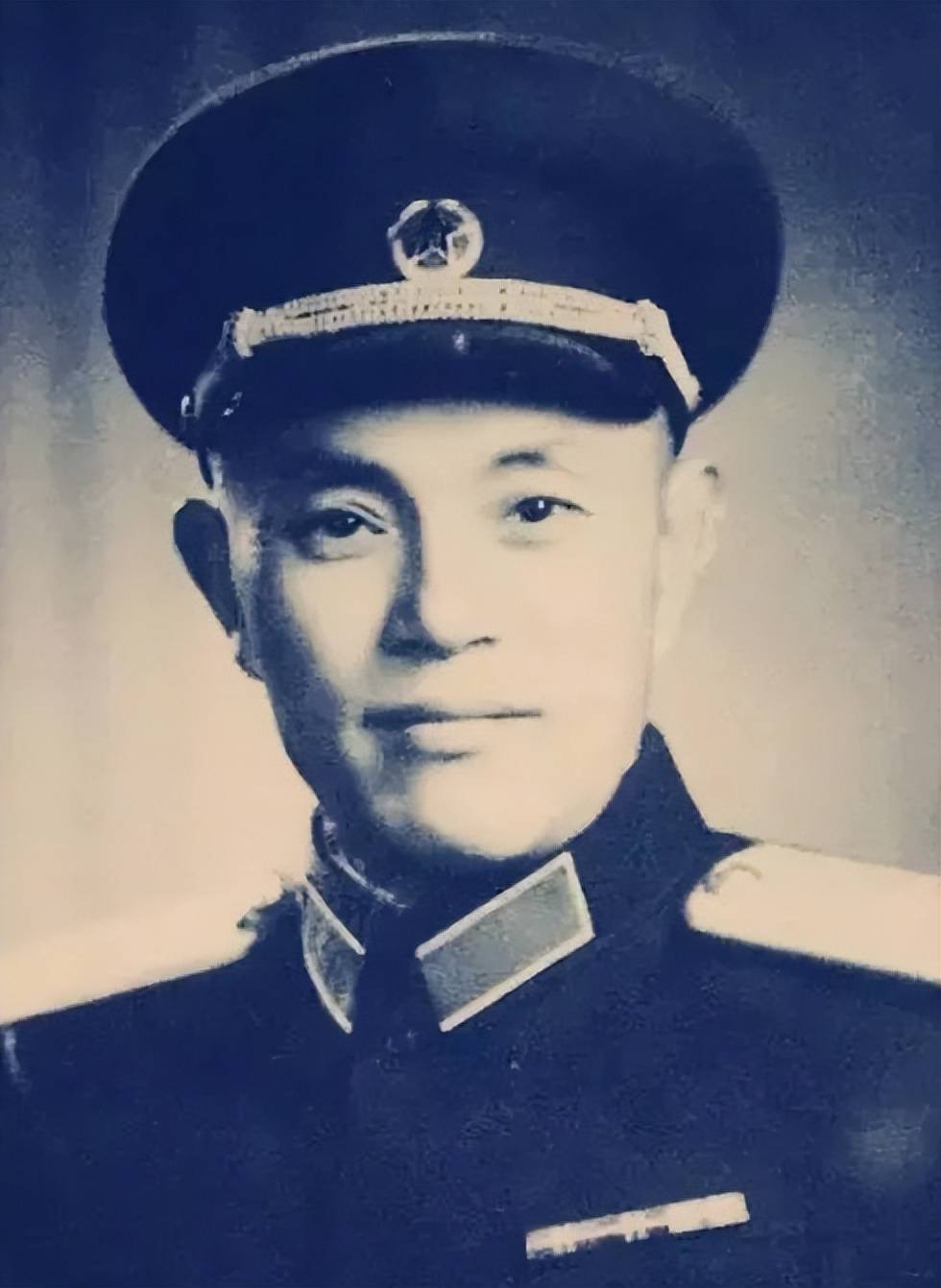 中国人民解放军第四十二军历任军长政委名单概览，中国人民解放军第四十二军历任军长政委名单全览