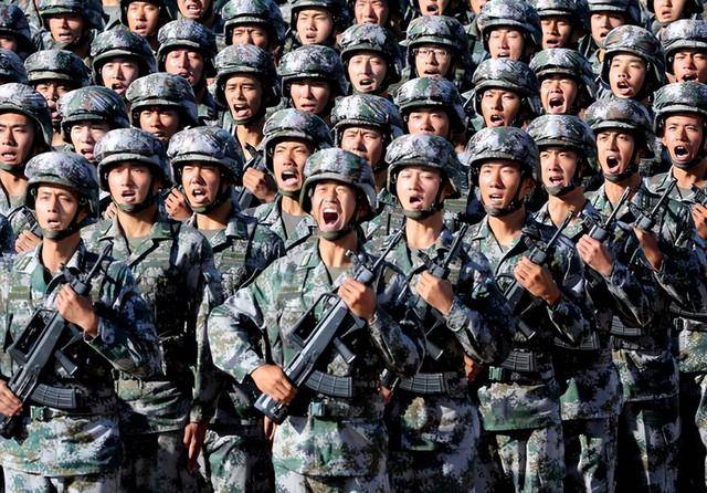 中国解放军现役人员，职责、挑战与贡献，中国解放军现役人员的职责、挑战与贡献概览