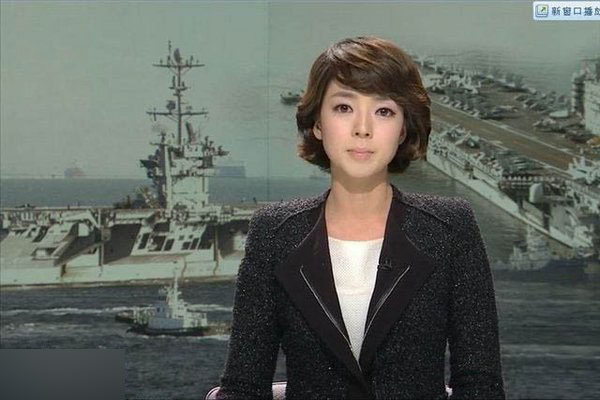 军事直播间女主持，新时代下的风采展现，新时代军事直播间女主持的风采展示