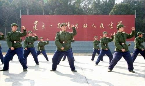 入伍前三个月训练概览，新兵如何度过挑战与成长的关键期，新兵入伍前三个月训练概览，挑战与成长的关键期
