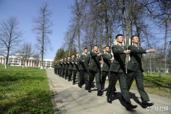 三军仪仗队中的河南籍英雄，河南籍英雄在三军仪仗队中的荣耀时刻