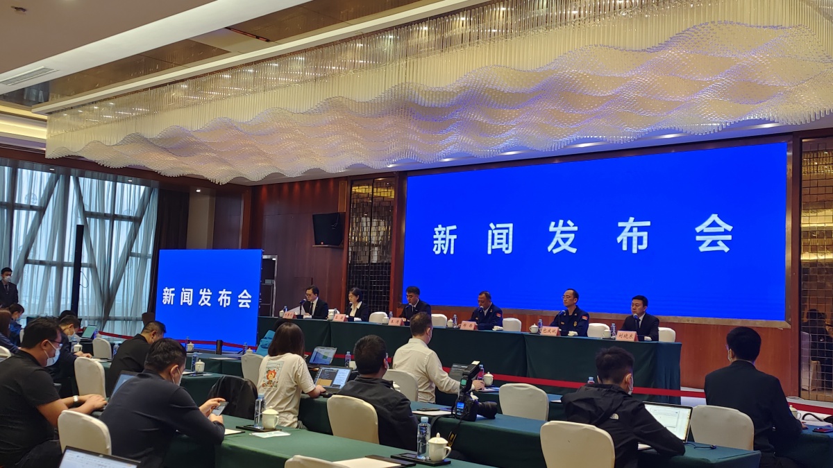 新闻发布会上的风云变幻，新闻发布会上的风云变幻，揭秘背后的故事