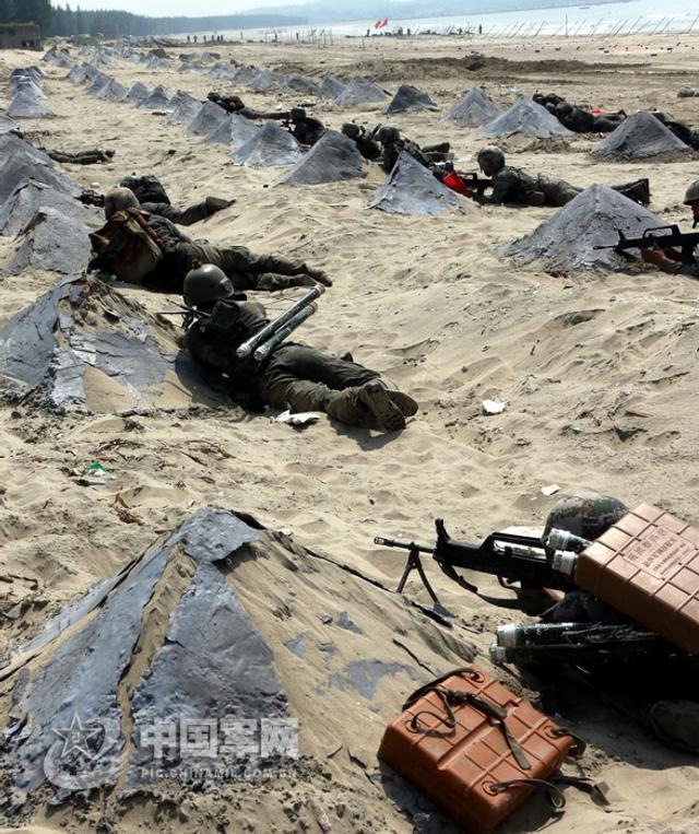 解放军登陆演练伤亡，锤炼意志与能力的必然代价，解放军登陆演练中的牺牲，锤炼意志与能力的必然挑战