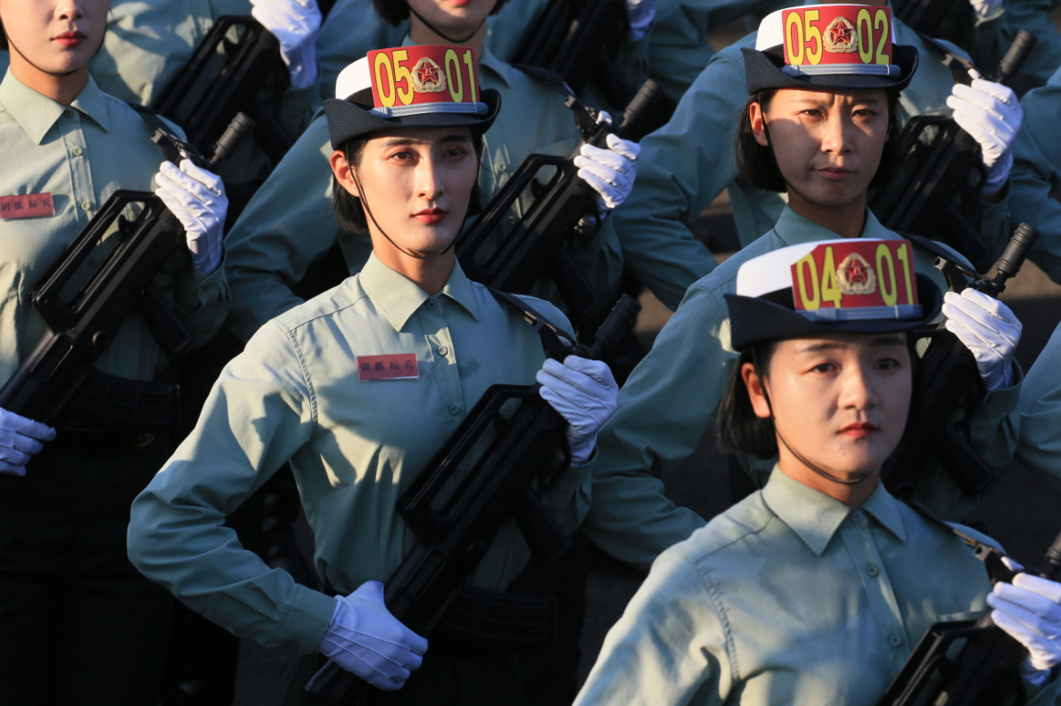 阅兵女兵方阵领队，展现女性力量与荣耀的领军人物，阅兵女兵方阵领队，女性力量与荣耀的璀璨领航者