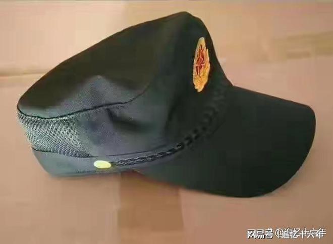 解放军新式军帽，展现新时代风采与战斗力，解放军新式军帽展现新时代风采与战斗力提升