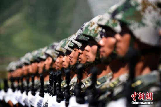 阅兵方阵高清图片，展现荣耀与力量，阅兵方阵荣耀瞬间，高清图片展现力量与荣耀