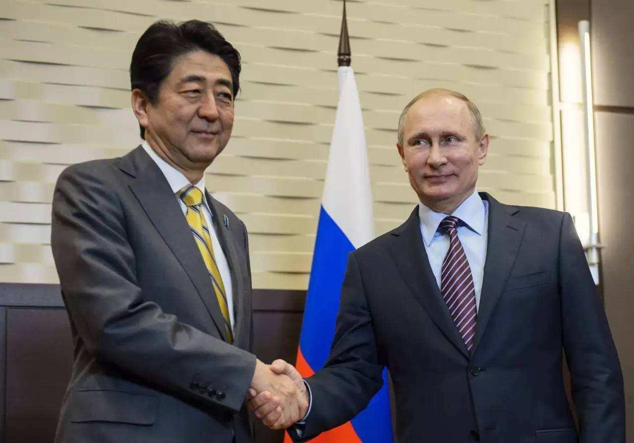 安倍小跑，探索领袖人物的步伐与决断力，安倍小跑，领袖人物的决断力与步伐探索