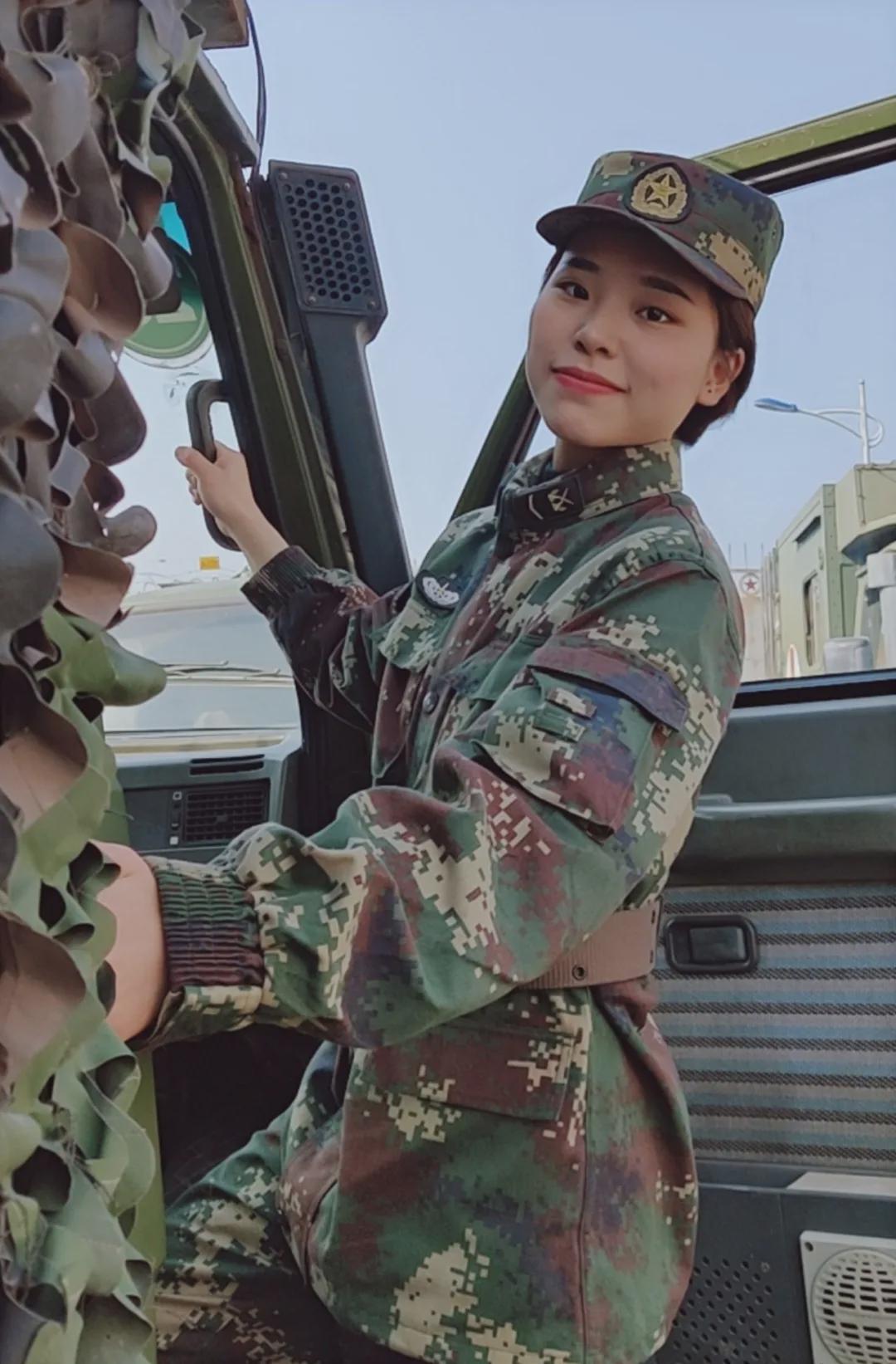女兵军旅感悟，挑战与成长的心路历程，女兵军旅心路历程，挑战与成长感悟