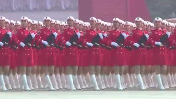铿锵玫瑰女兵方队，展现新时代女性的力量与风采，铿锵玫瑰女兵方队，新时代女性的力量与风采展现
