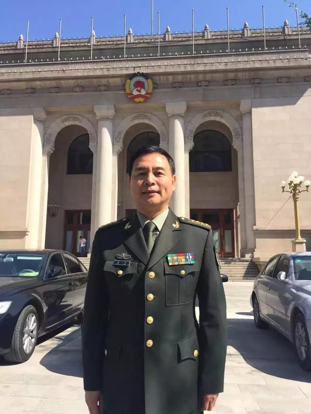 中央电视台军事节目男主持人，铁血丹心的传播者，铁血丹心的传播者，央视军事节目男主持人风采展示