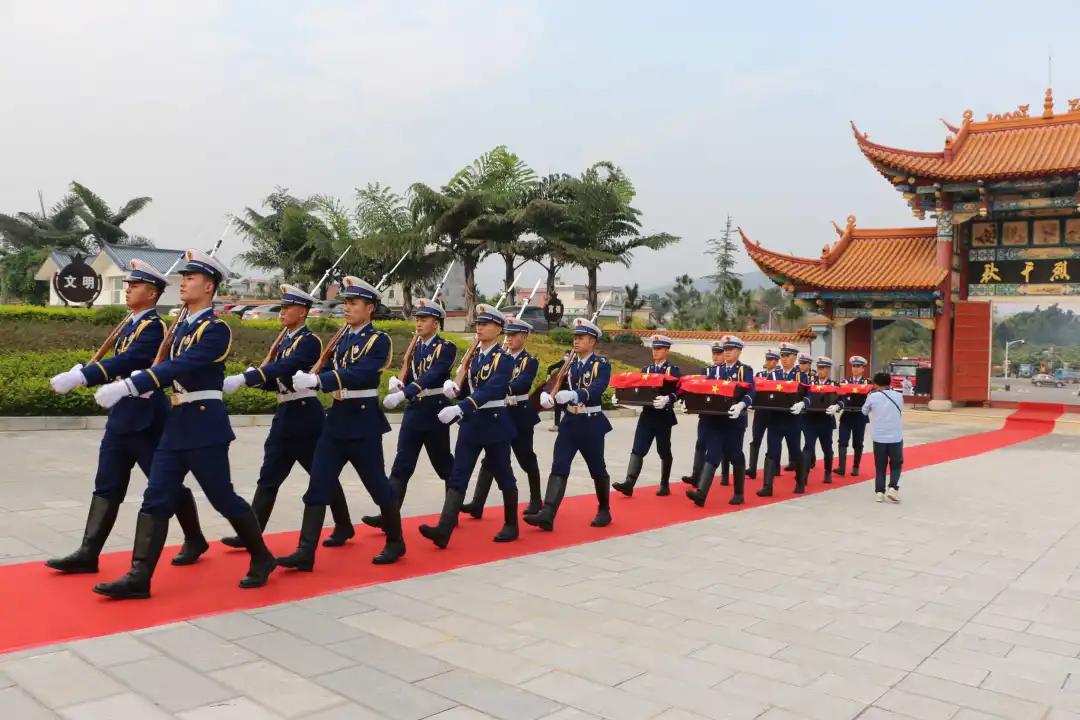 礼兵，既是军人，更是荣耀的象征，礼兵，荣耀的象征与军人的骄傲