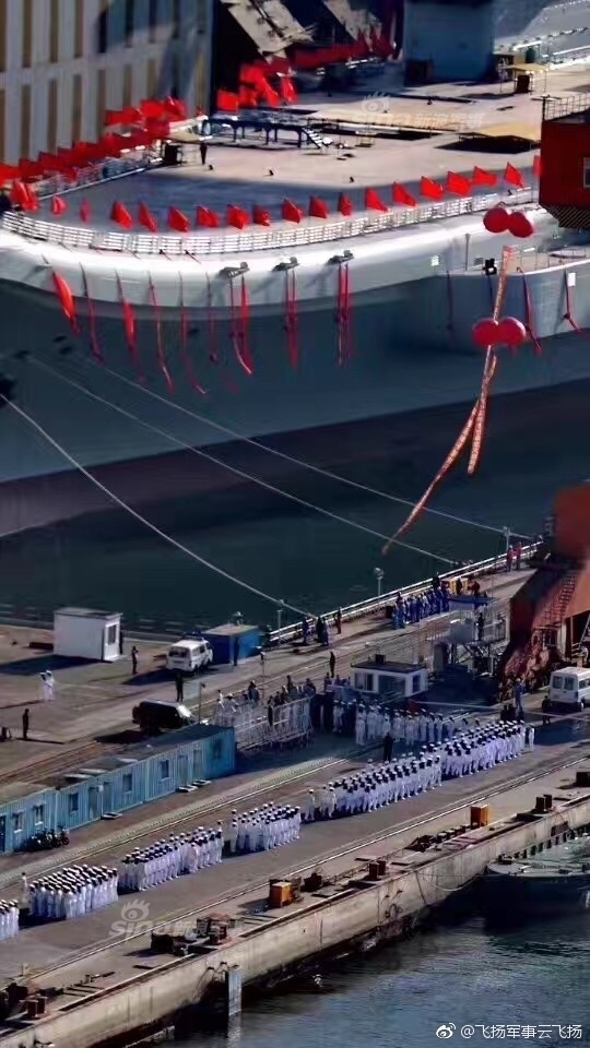 航母下水仪式，自豪感油然而生，航母下水仪式，民族自豪感彰显之际